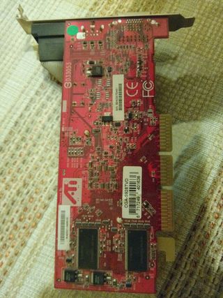 Club 3D CGA-S928TVD ATI Radeon 9200 SE 128 MB DDR DVI TV-Out